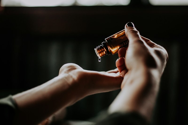 Trattamento idratante con cosmetici botanici